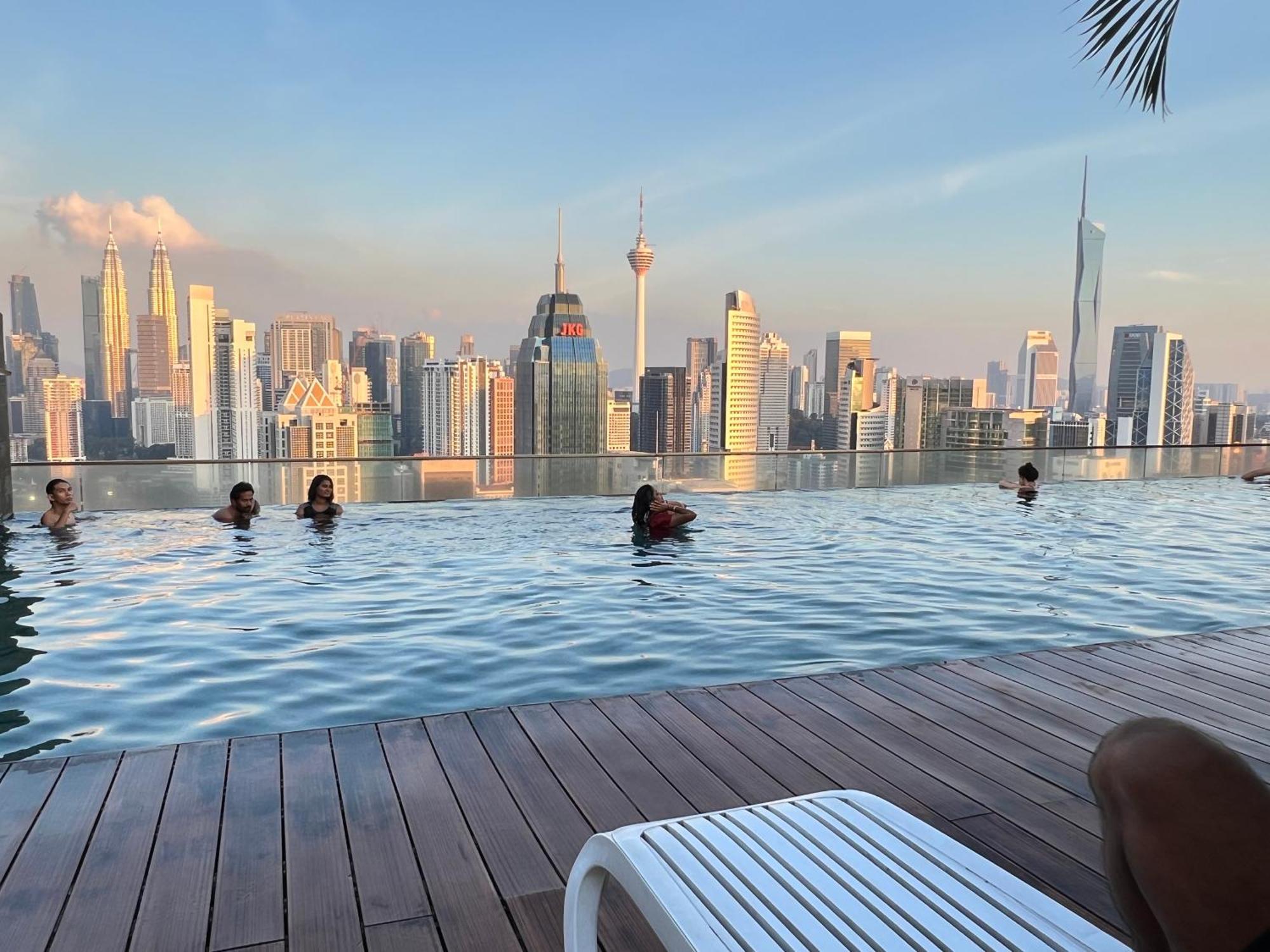 Regalia Suites & Residence By Enjoy Your Stay Kuala Lumpur Luaran gambar