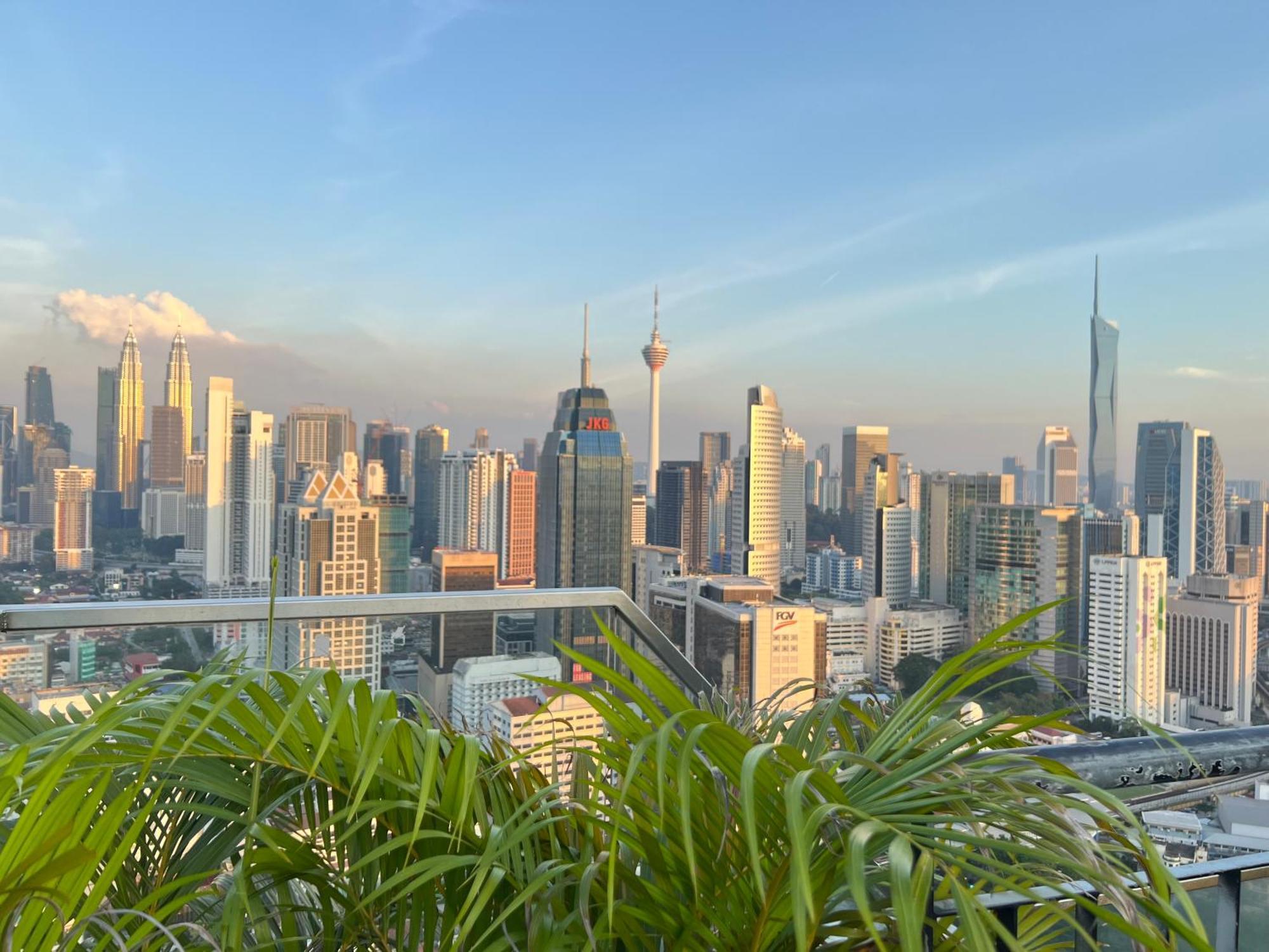 Regalia Suites & Residence By Enjoy Your Stay Kuala Lumpur Luaran gambar
